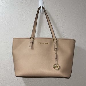 Blush Michael Kors jet set tote EUC